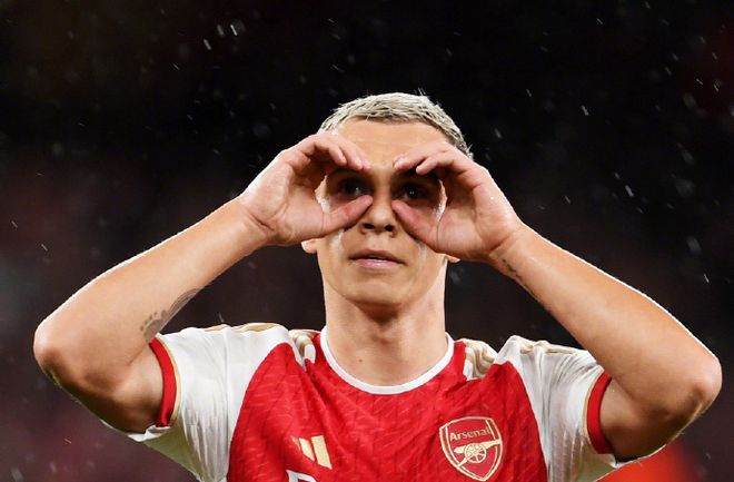 关于荷甲今晨走向成谜；塞维利亚复出首秀；悬念犹存；心理建设被强调的信息