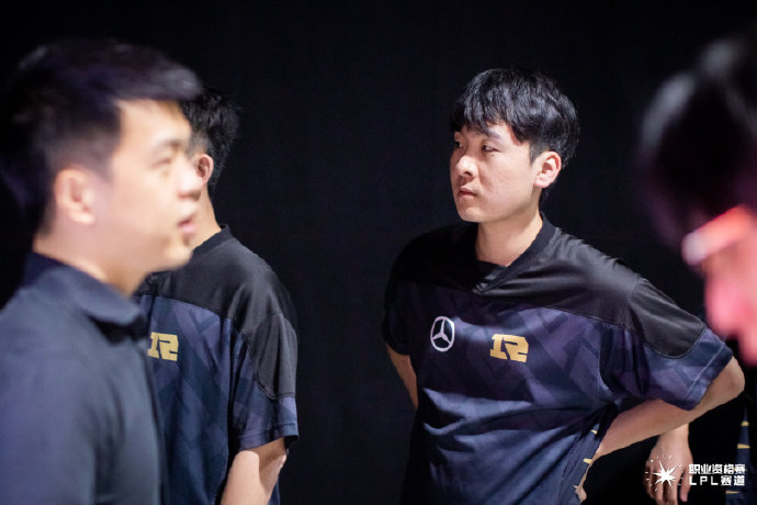 开云app -赛地聚焦：全明星赛转会期热度飙升，波特兰开拓者复出首秀，话题不断，身体对抗强度拉满的简单介绍